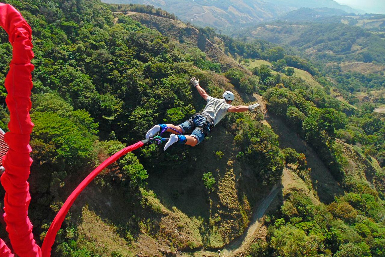 hiking in costa rica