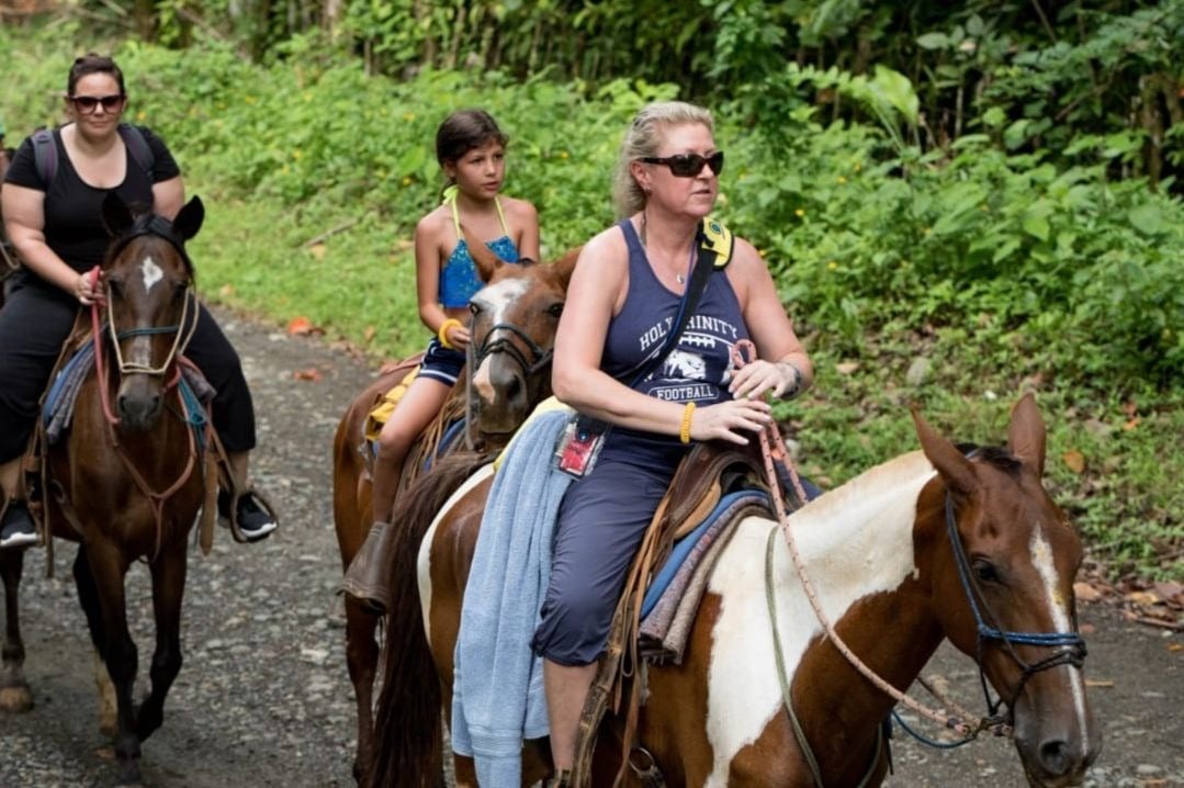 Horseback Riding tour (3) Hanging bridges Costa Rica
