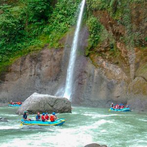 Pacuare Full Day Rafting III-IV