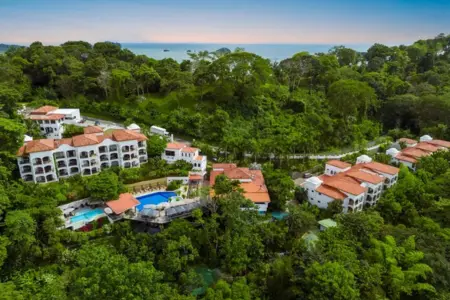 Scenic Drive to Manuel Antonio | Stay at Shana by the Beach