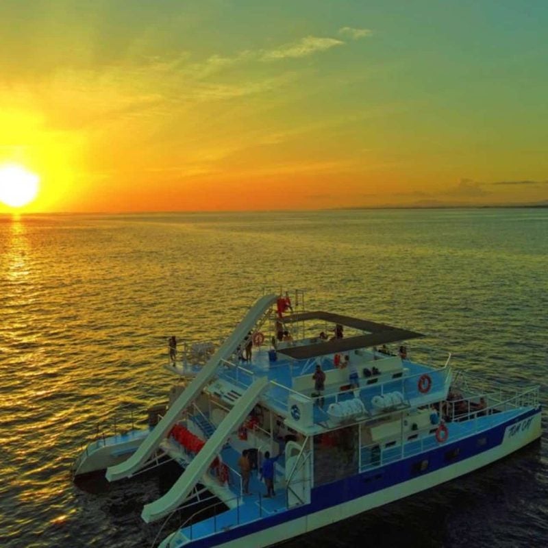 Manuel Antonio Catamaran