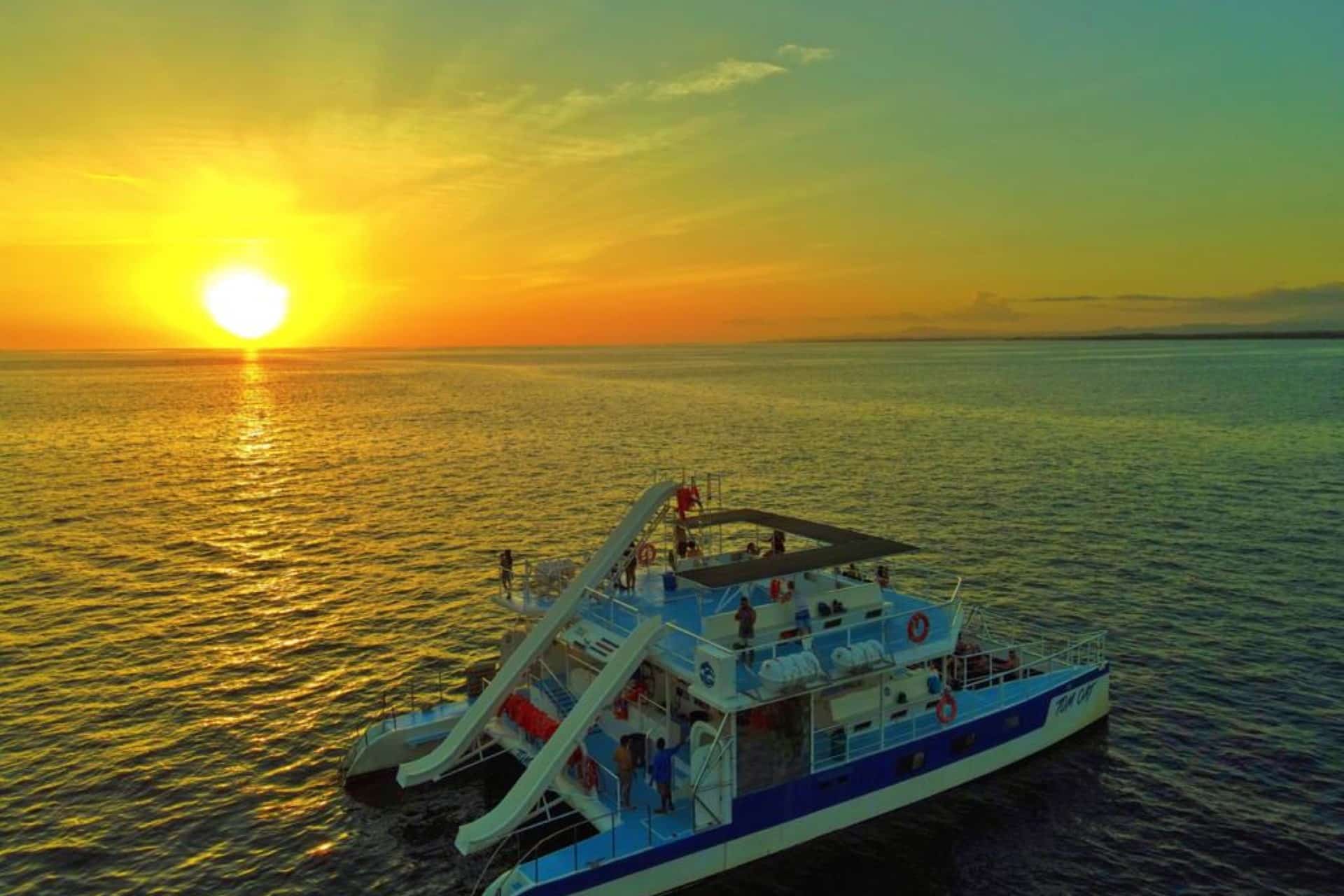 Manuel Antonio Catamaran