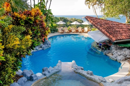 Transfer to Manuel Antonio Costa Rica – Stay at Si Como No Resort