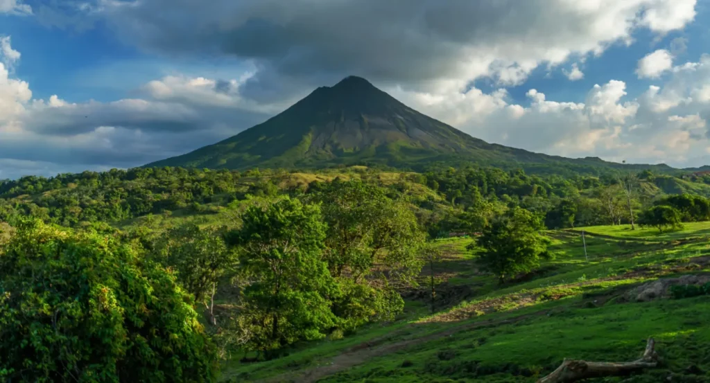 Arrive in San José Costa Rica – Check-In at Arenal Glamping