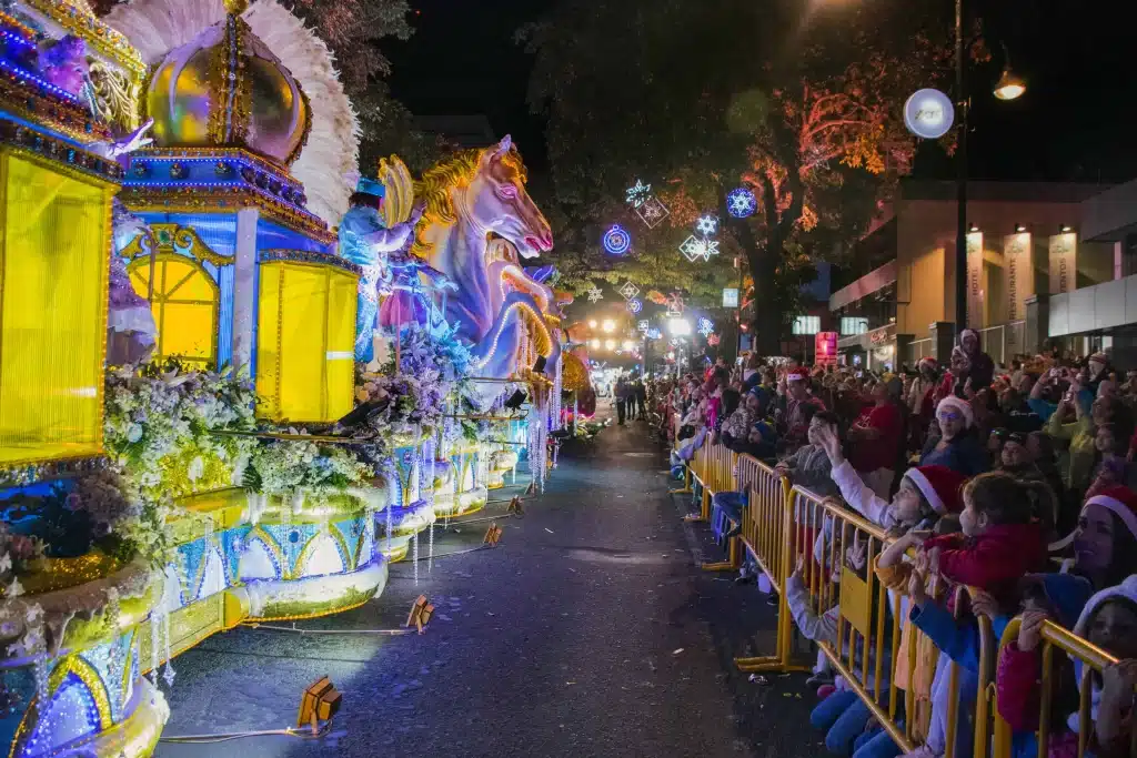 Every December, the vibrant city of San José, Costa Rica, becomes a spectacle of colors and lights during the annual Festival de la Luz!