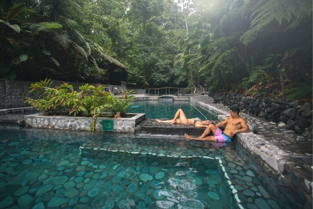 Arenal Volcano Hike and Ecotermales Hot Springs