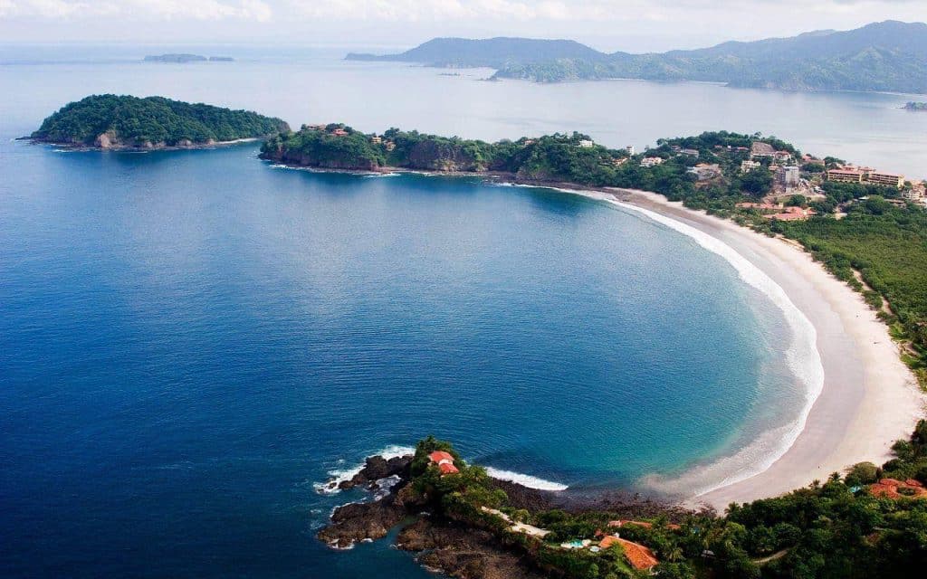 Discover a hidden paradise nestled in the heart of Central America! Costa Rica's islands beckon as an irresistible destination that you simply cannot miss