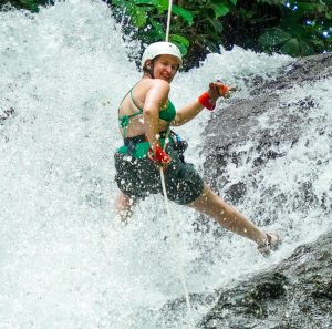 waterfall rappelling costa rica