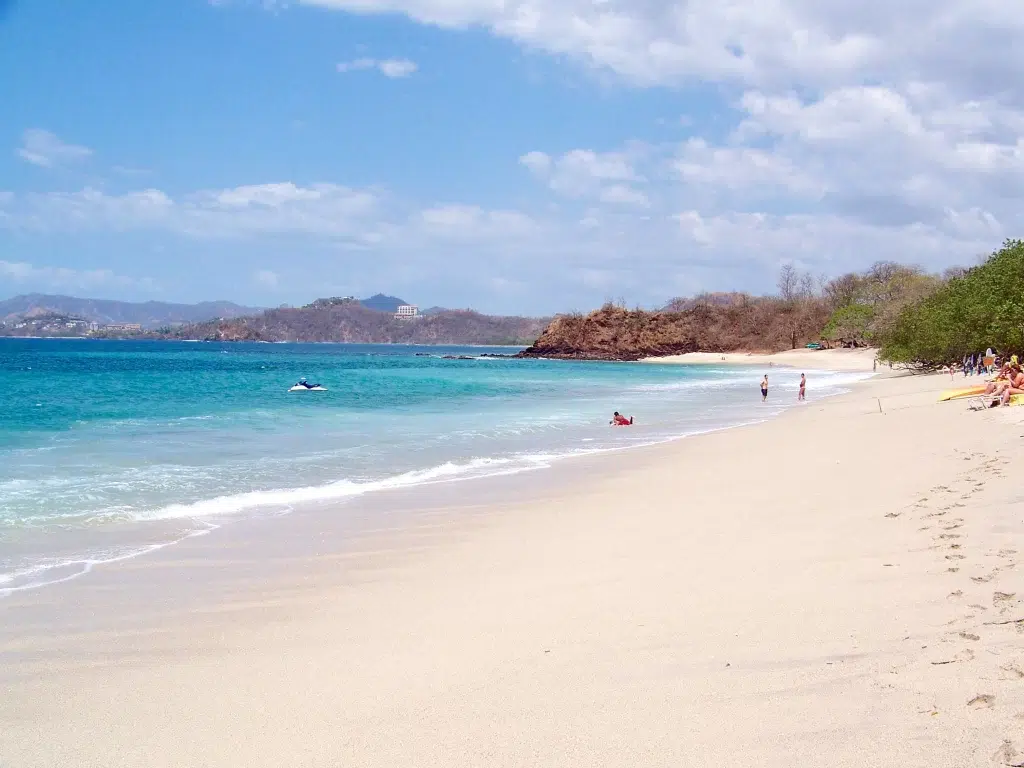 Explore the secluded Playa La Macha in Manuel Antonio, Costa Rica, a hidden beach known for its tranquility.