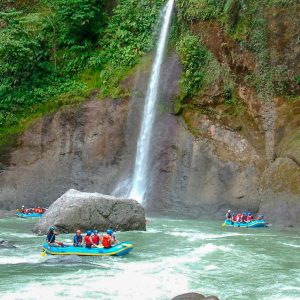 Pacuare Full Day Rafting III-IV