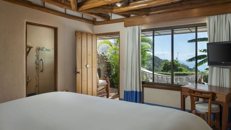 Deluxe Guest Room with Whirpool