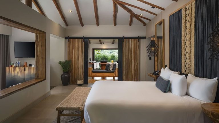 Honeymoon Suite