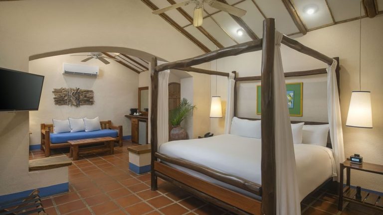 One-Bedroom Junior Suite Plunge Pool
