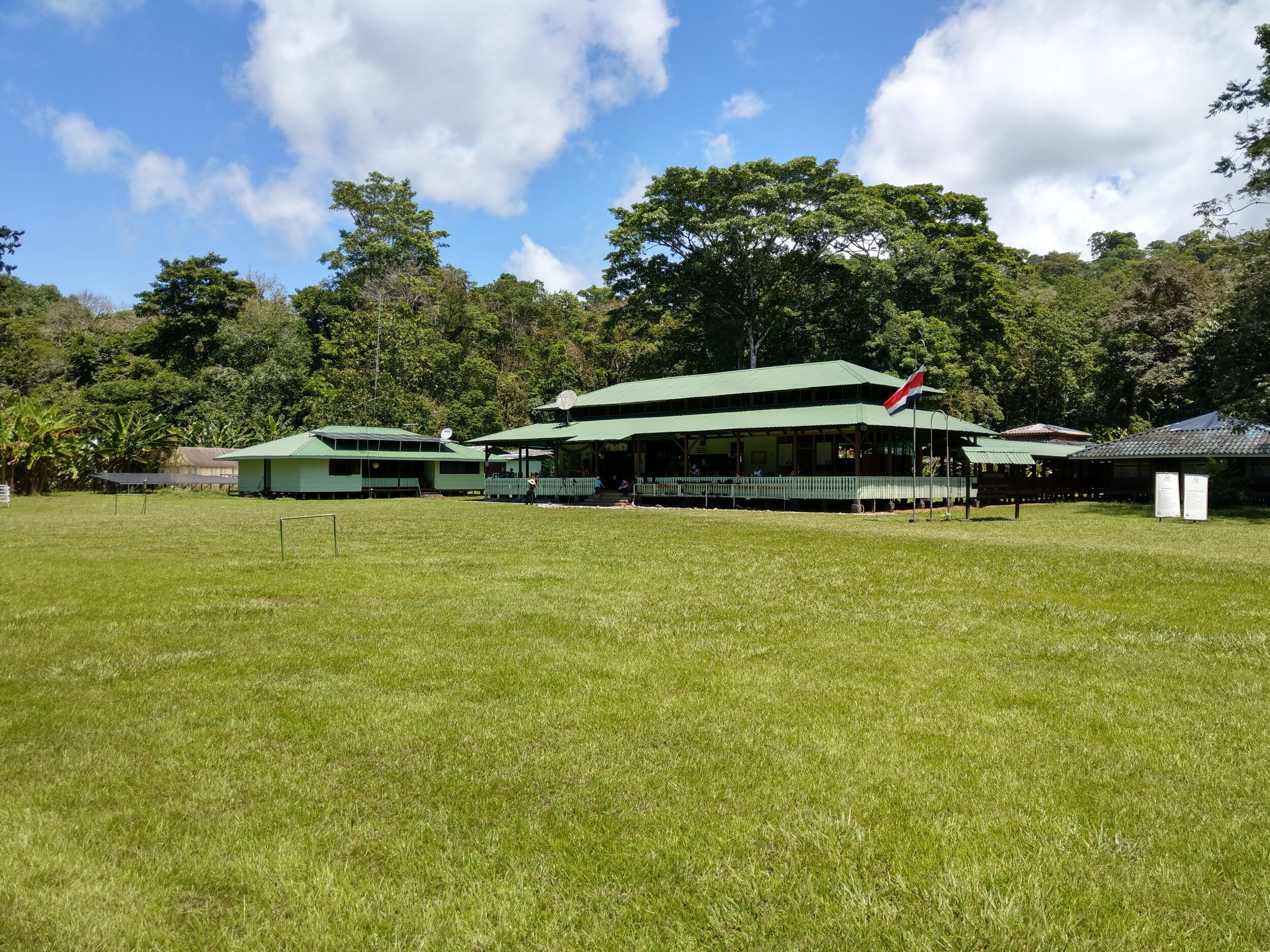 Sirena Ranger Station One-Day Hike